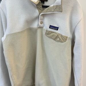 Patagonia Cream and Tan Fleece Pullover